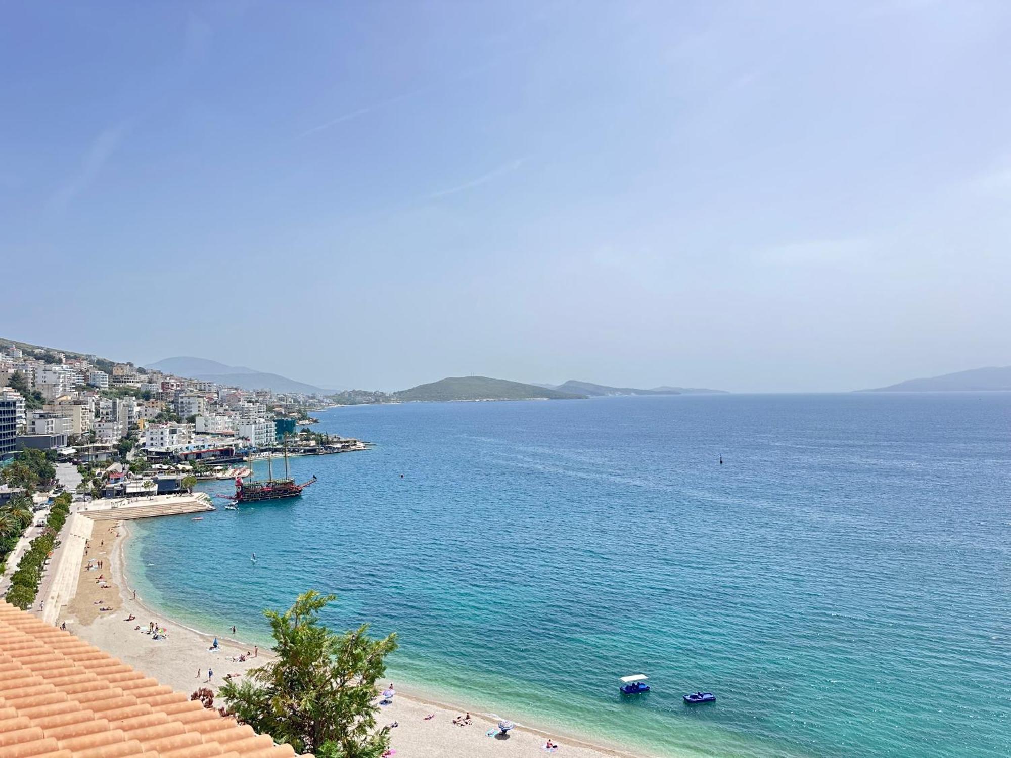 Tini Sea View Apartment Sarande Bagian luar foto